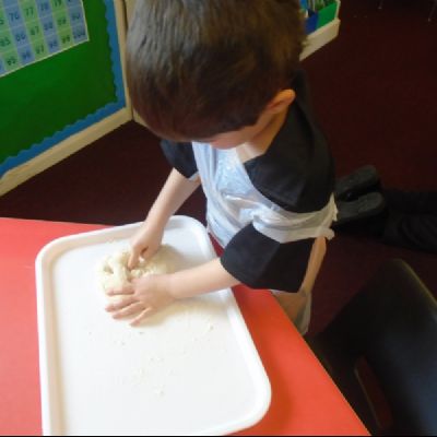 Yr1bread14