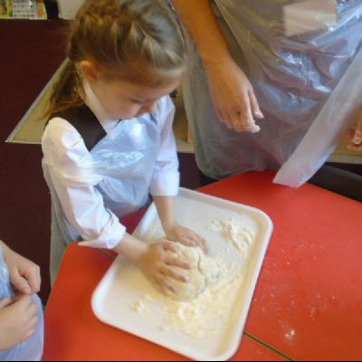 Yr1bread8